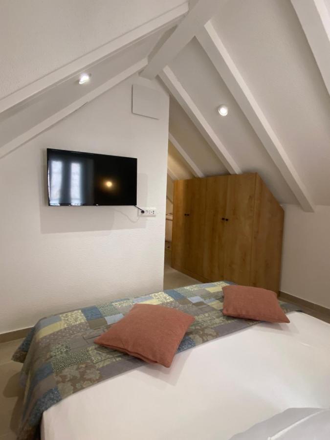 House Malena - Rooms Вис Экстерьер фото